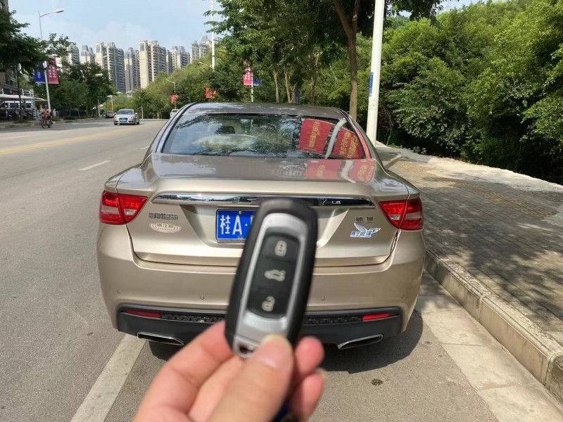 南寧16年吉利博瑞9