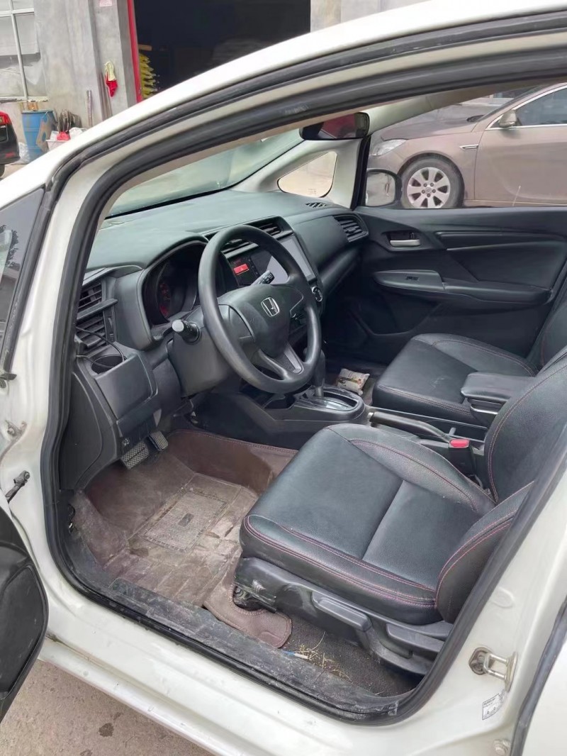 枣庄16年本田飞度5
