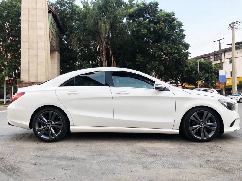 成都18年奔驰CLA5