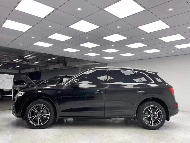 成都20年奥迪Q57