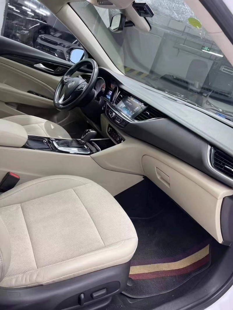 成都19年别克君威8