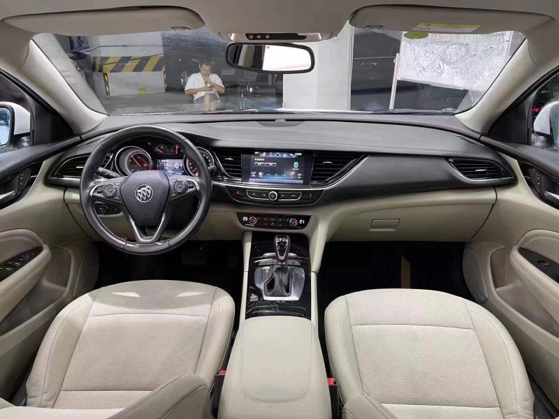 成都19年别克君威9