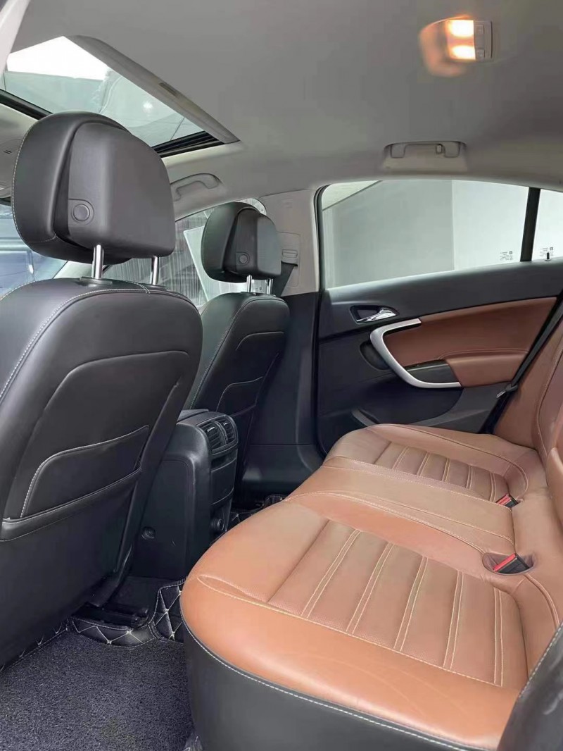 成都13年别克君威8