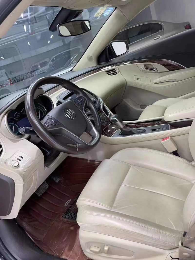 成都16年别克君越6