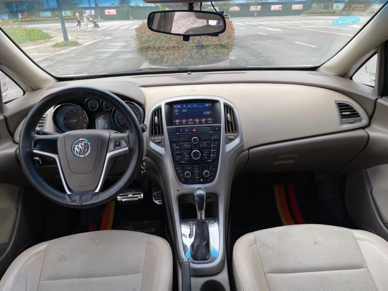 盐城12年别克英朗GT6