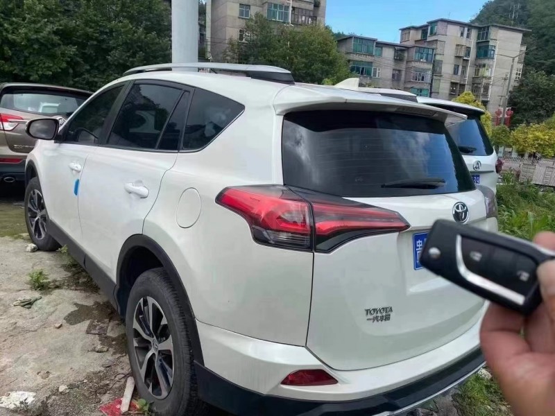 六盤水16年豐田RAV4榮放4
