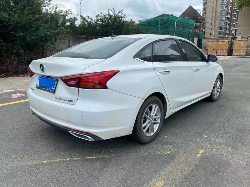 嘉興20年長安汽車銳程CC8