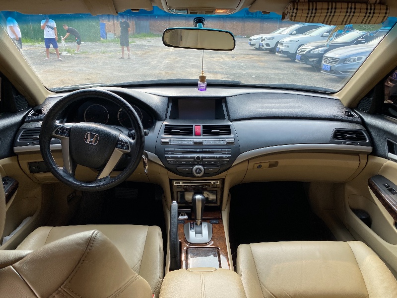 保定11年本田雅阁3