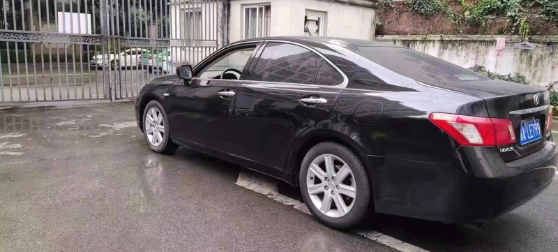 成都08年雷克萨斯ES8