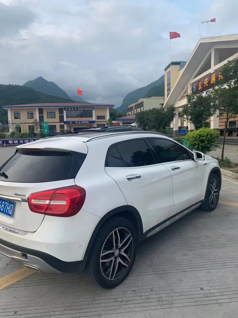 青岛17年奔驰GLA6