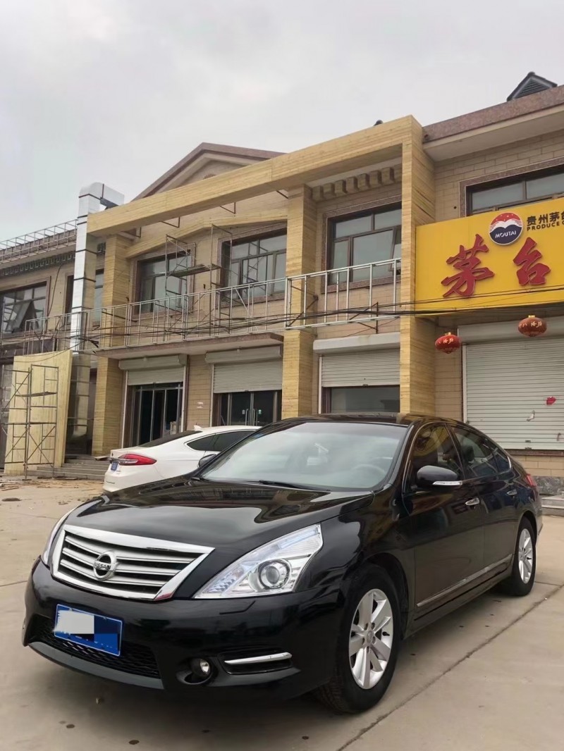 保定12年日产天籁3