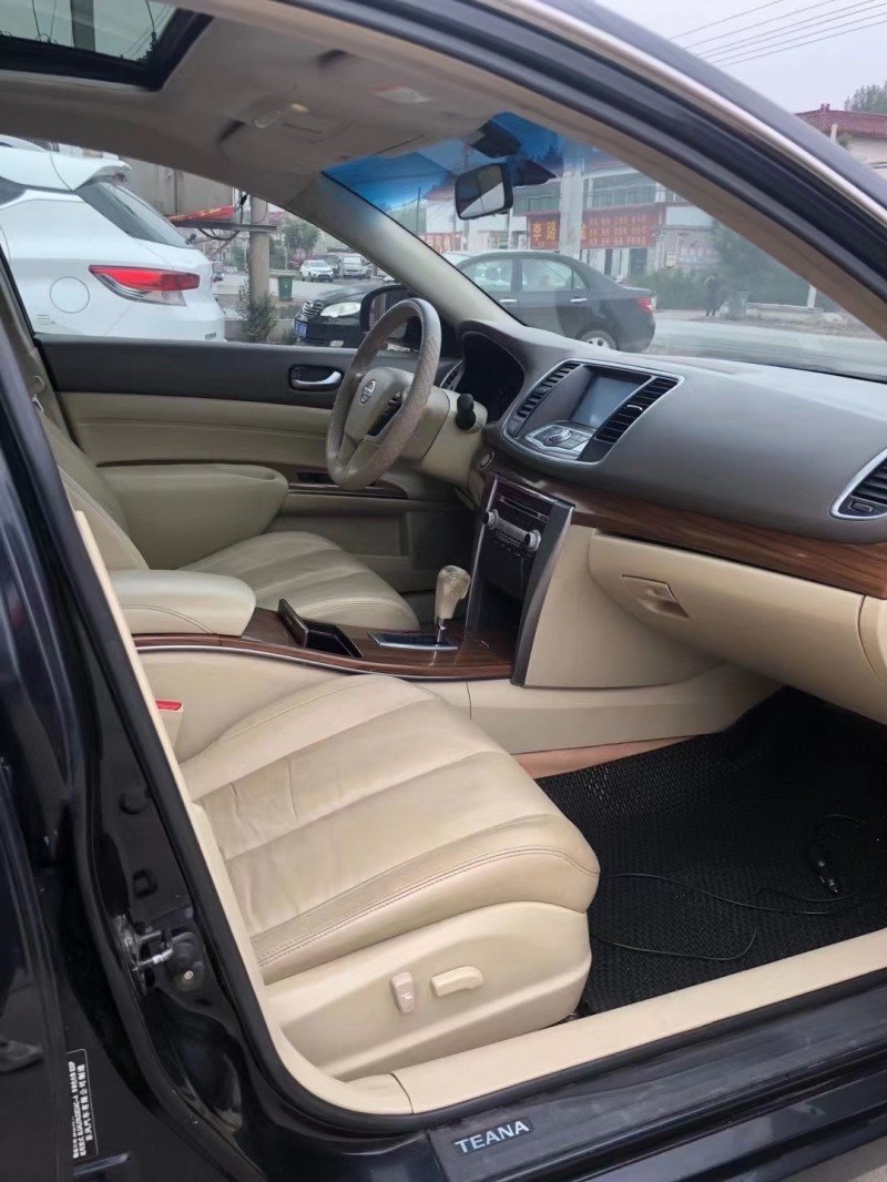 保定12年日产天籁5