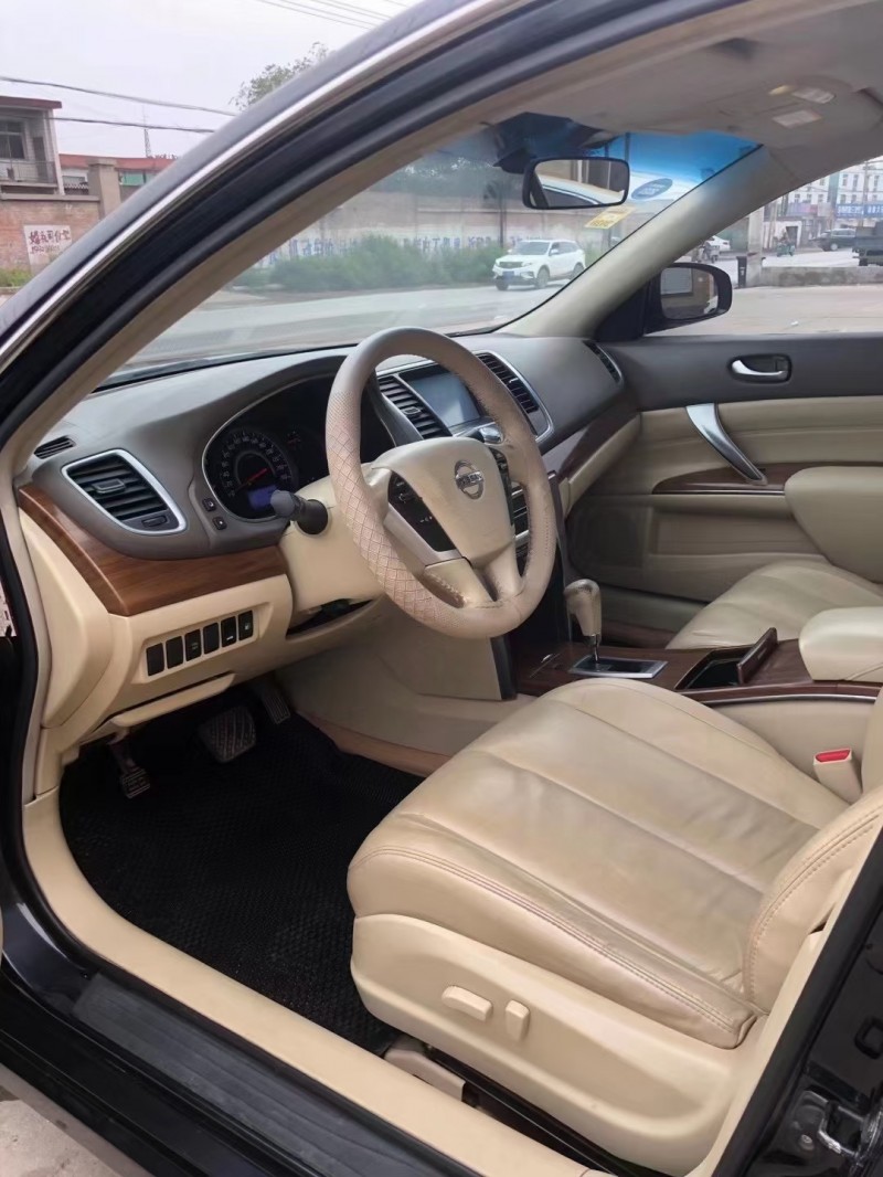 保定12年日产天籁4