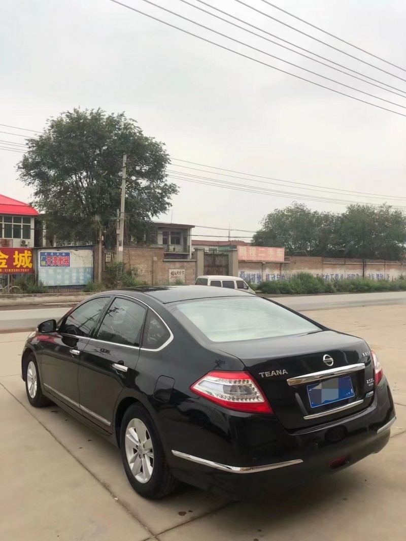 保定12年日产天籁8