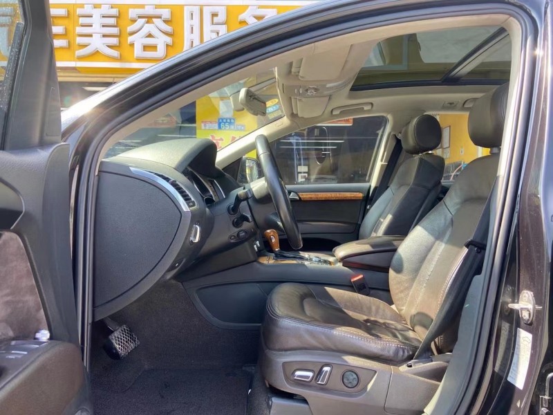 广州12年奥迪Q78