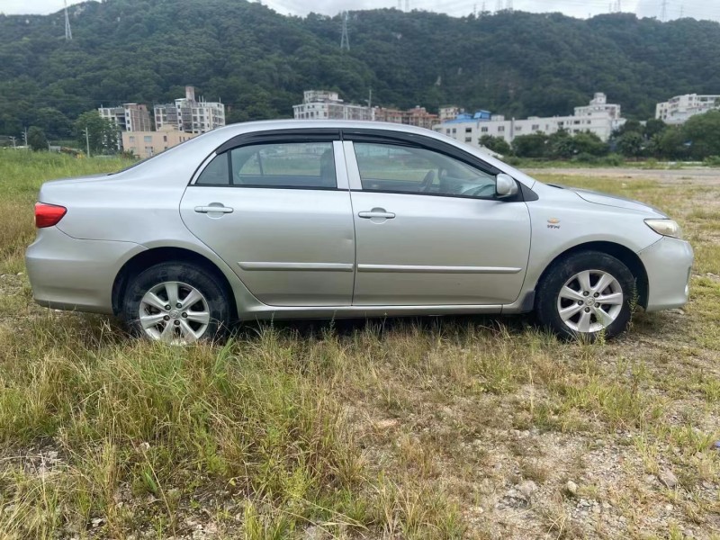 广州11年丰田卡罗拉5