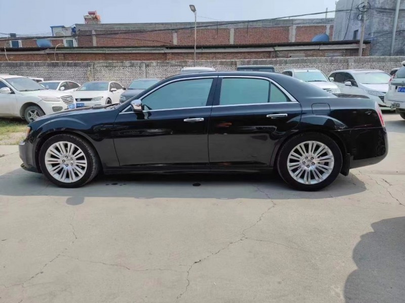 石家莊14年克萊斯勒300C9