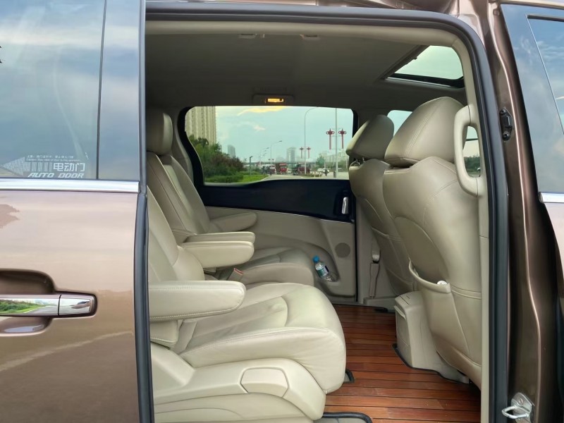 保定19年别克GL82