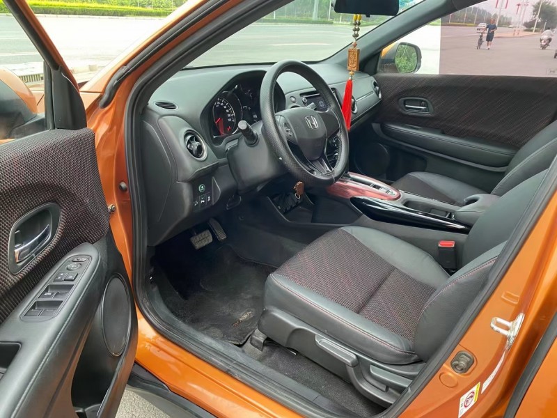 保定17年本田XR-V6