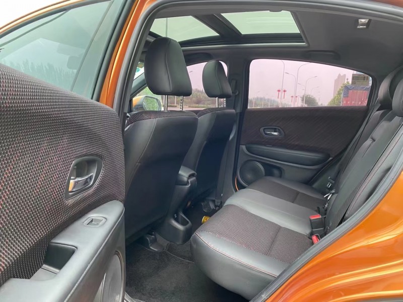 保定17年本田XR-V8