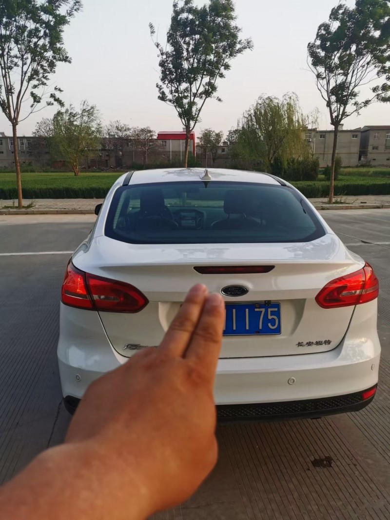 邢台16年福特福克斯5