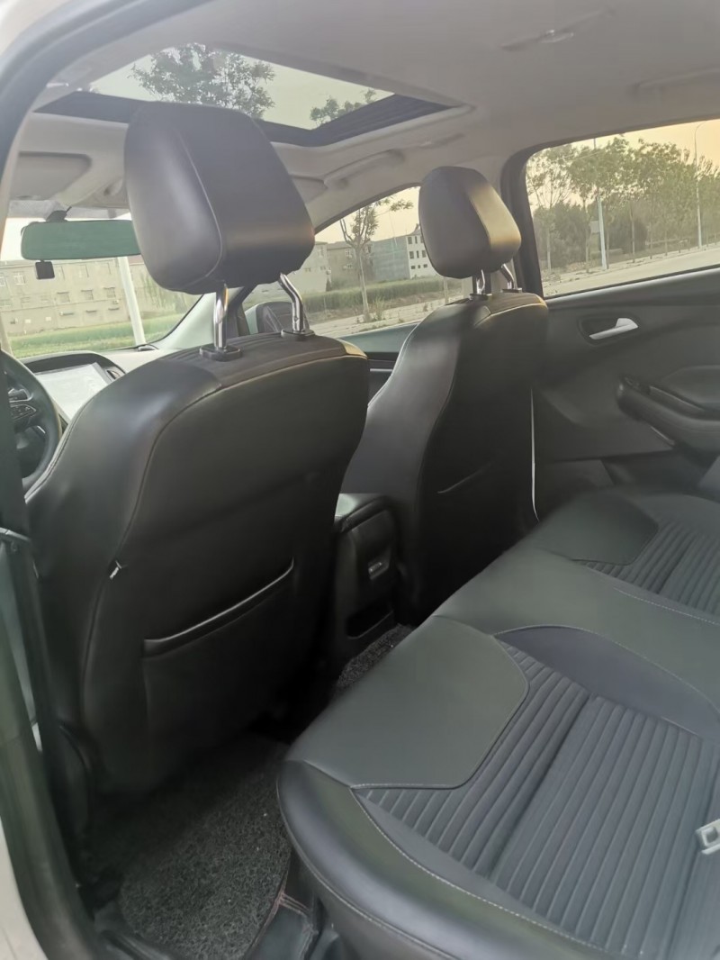 邢台16年福特福克斯8