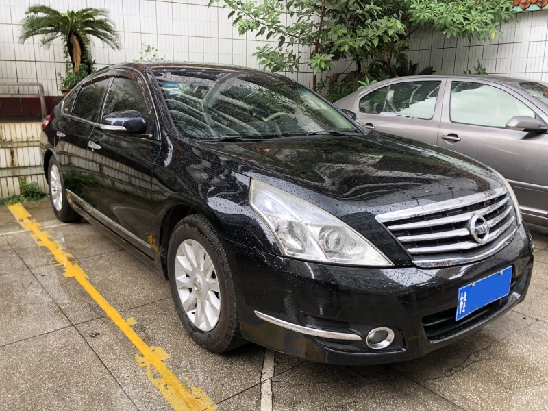 百色09年日產天籟7