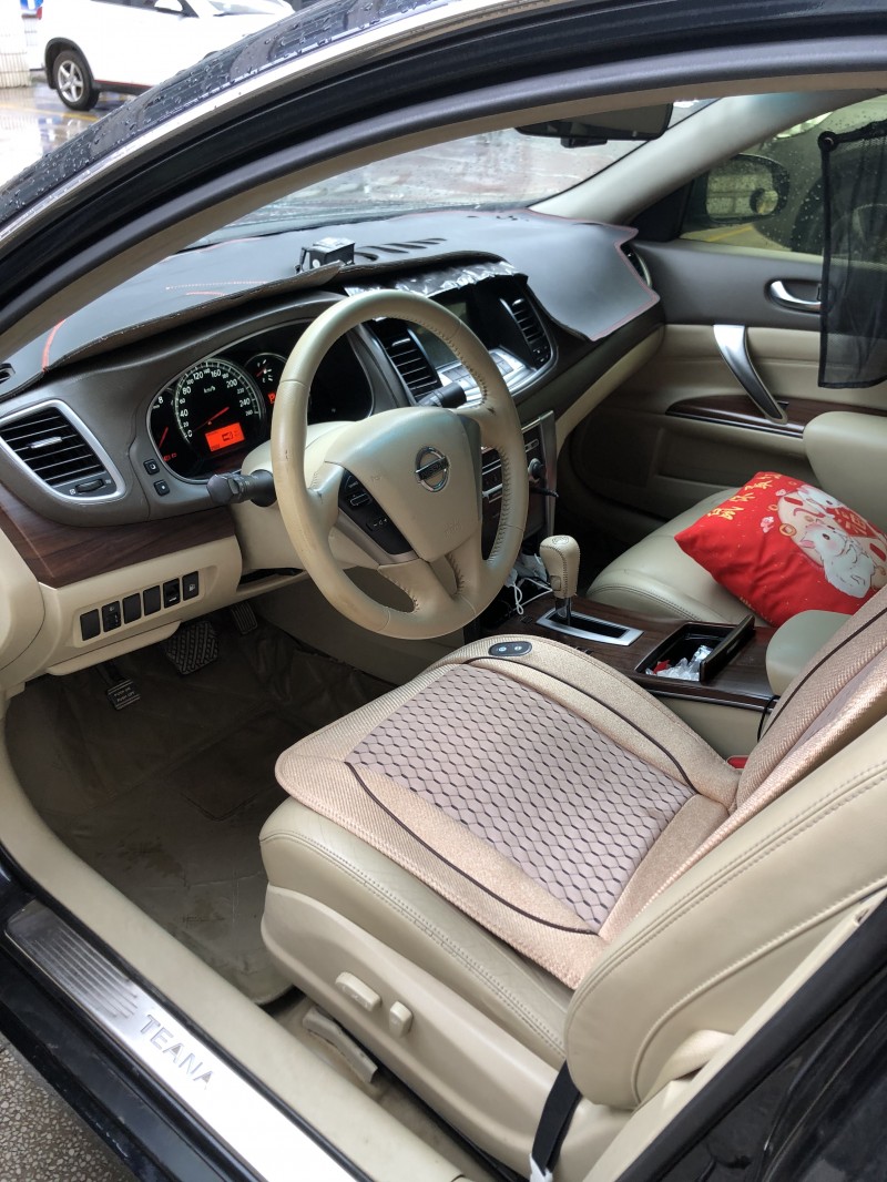 百色09年日產天籟2