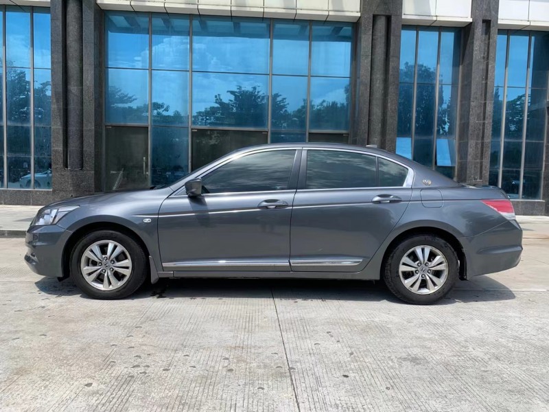 东莞12年本田雅阁4