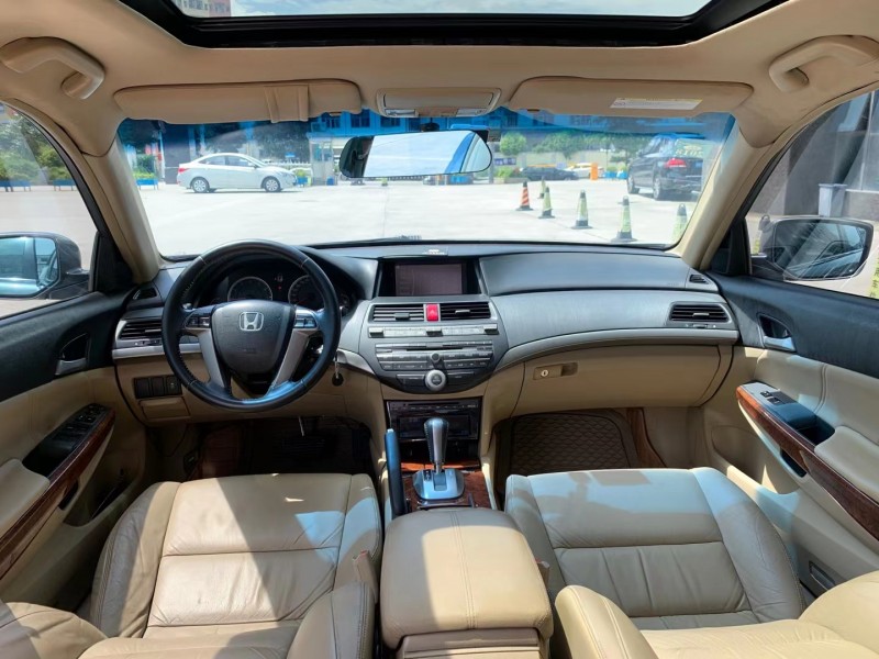 东莞12年本田雅阁6