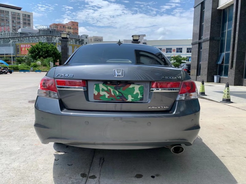 东莞12年本田雅阁9