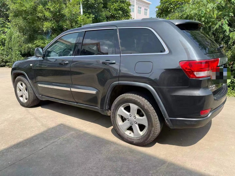 淄博11年Jeep大切諾基7