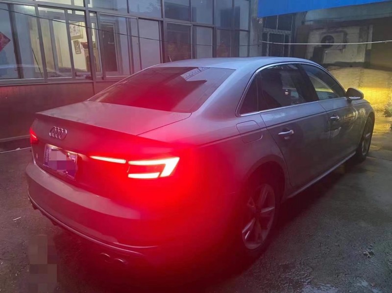 济宁16年奥迪A4L2