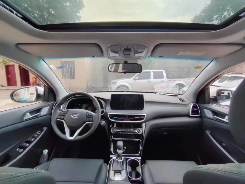 邵阳21年现代途胜4