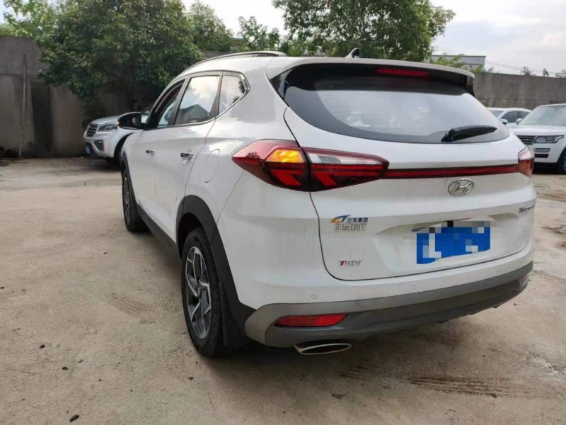 邵阳21年现代途胜8