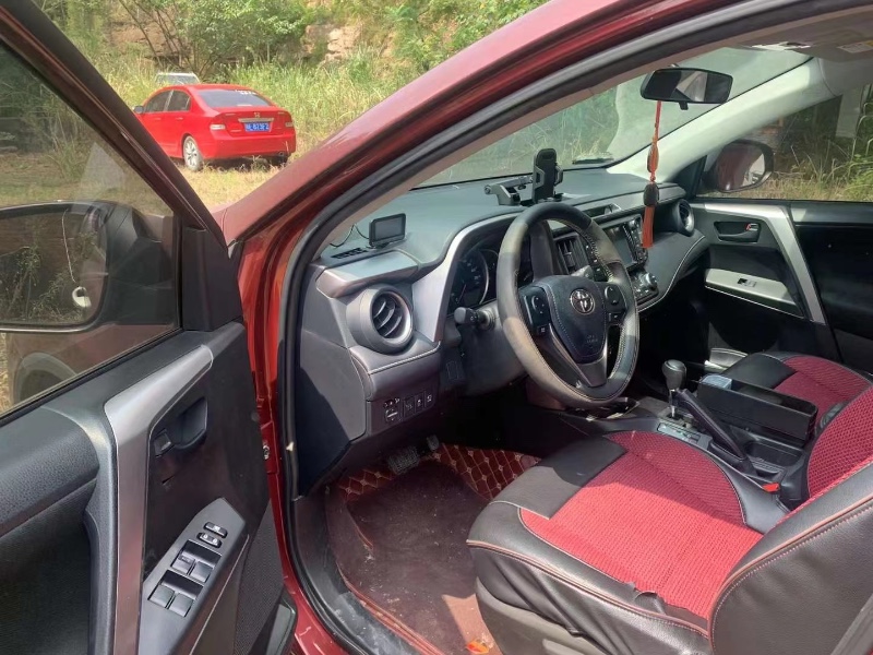 宜昌18年豐田RAV44