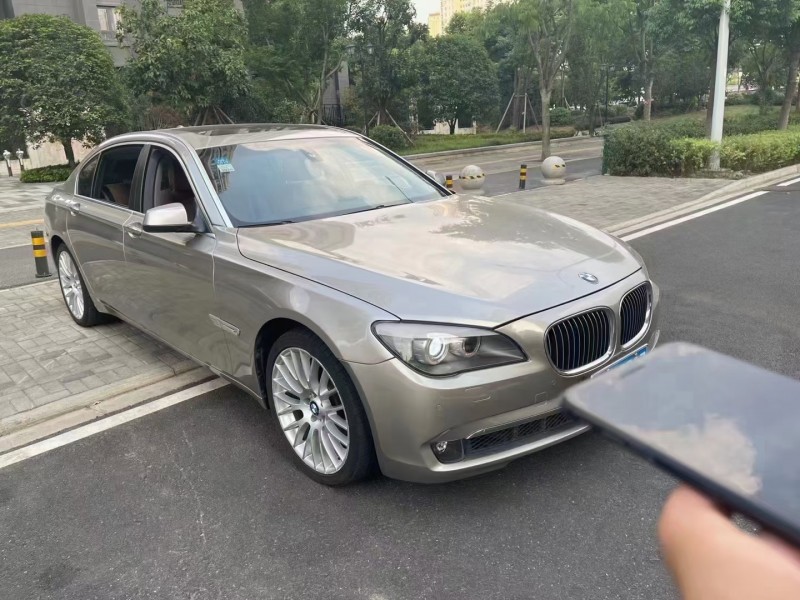 武汉10年宝马7系2