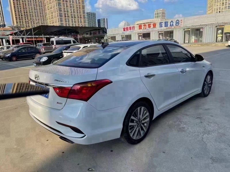 武汉17年现代名图8