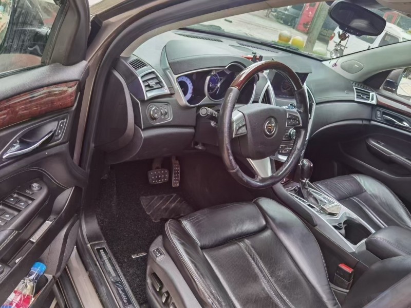 武汉12年凯迪拉克SRX4