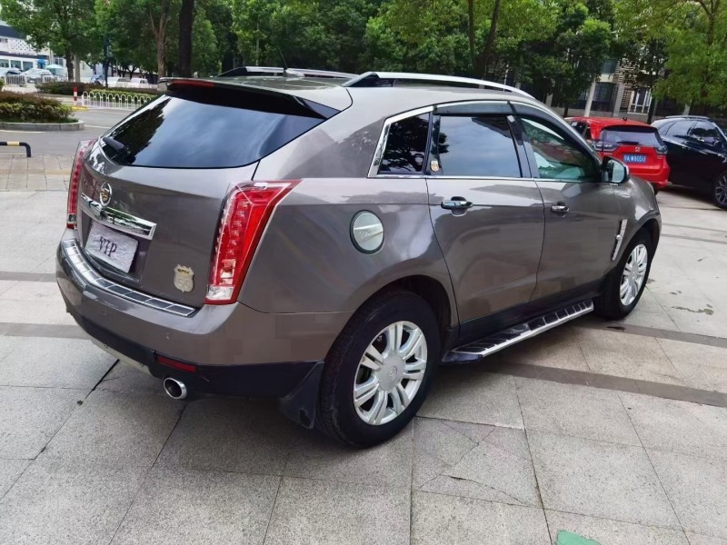 武汉12年凯迪拉克SRX8