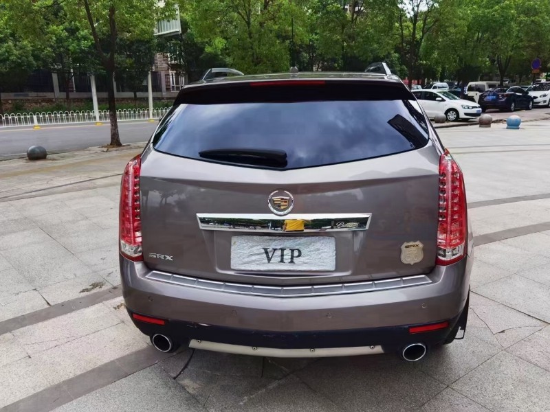 武汉12年凯迪拉克SRX9