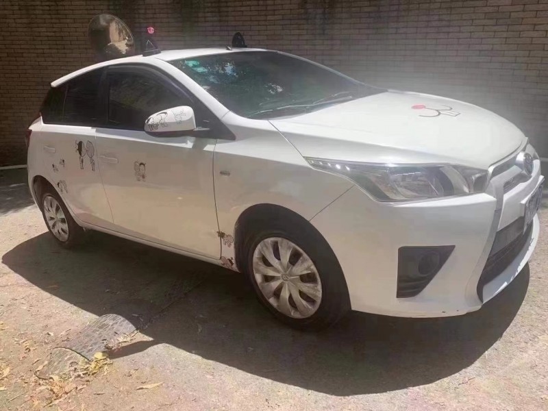青岛16年丰田YARiS L 致炫4