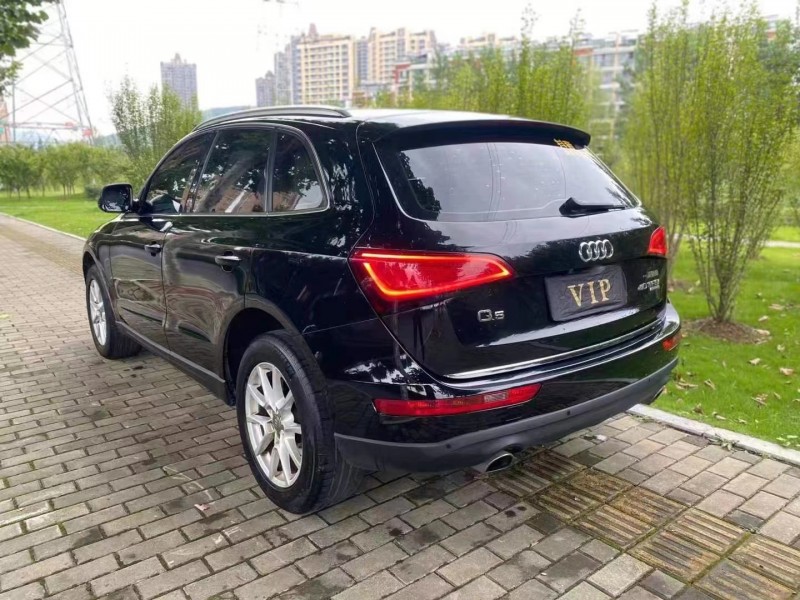 黃山16年奧迪Q57