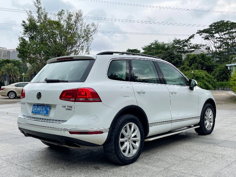 深圳16年大众途锐1