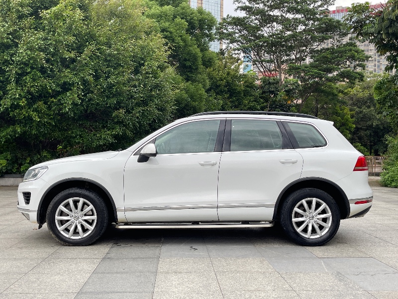 深圳16年大众途锐5