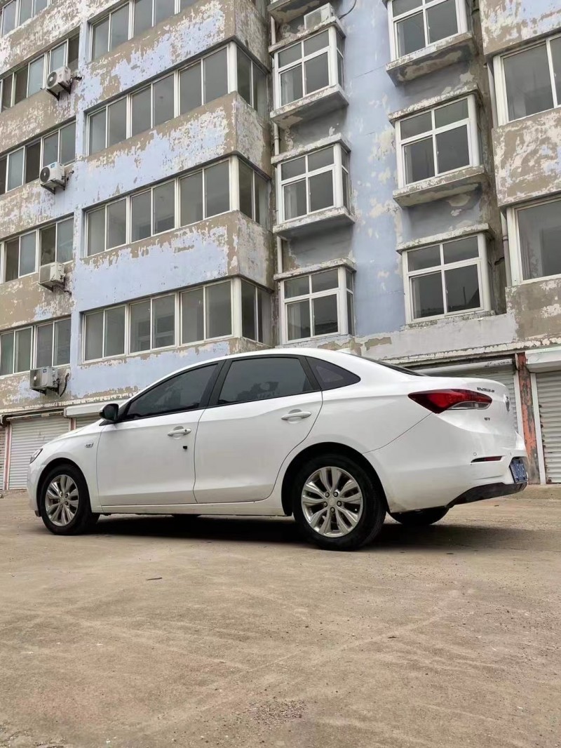 枣庄19年别克英朗7