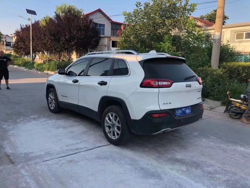 淄博17年Jeep自由光8