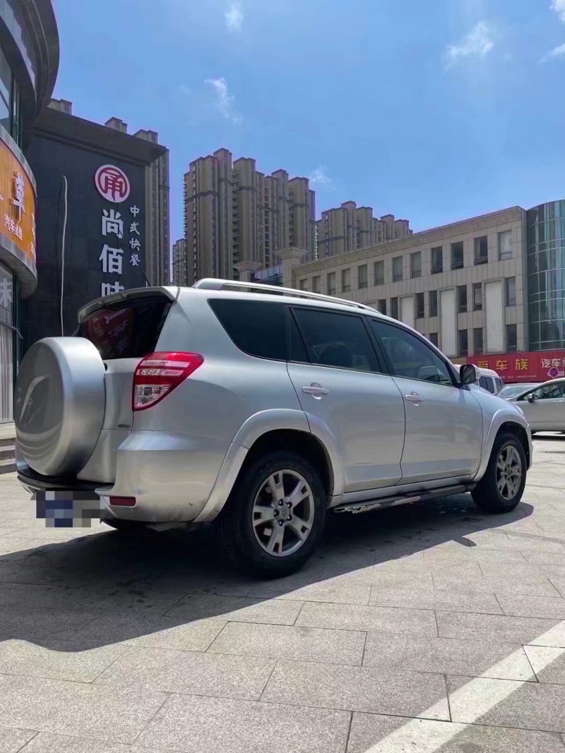 淄博13年豐田RAV48
