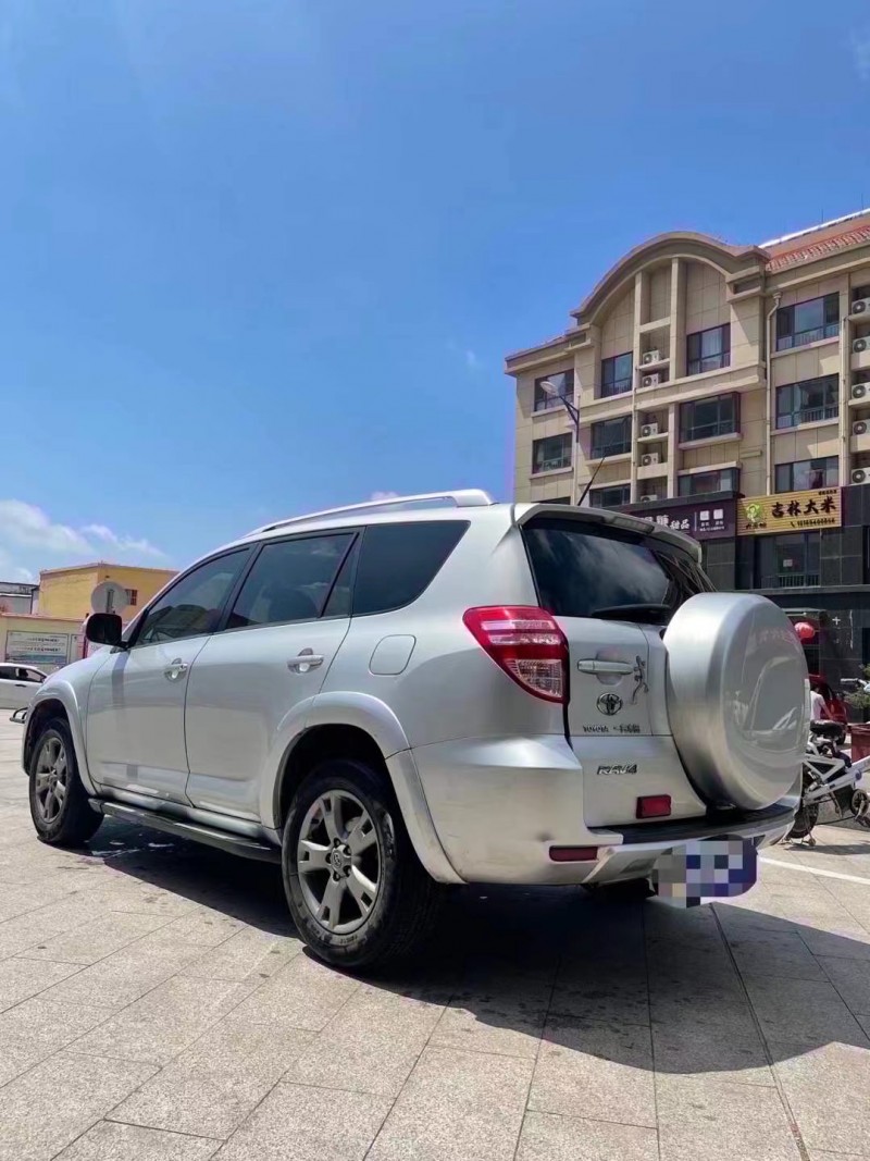 淄博13年豐田RAV47
