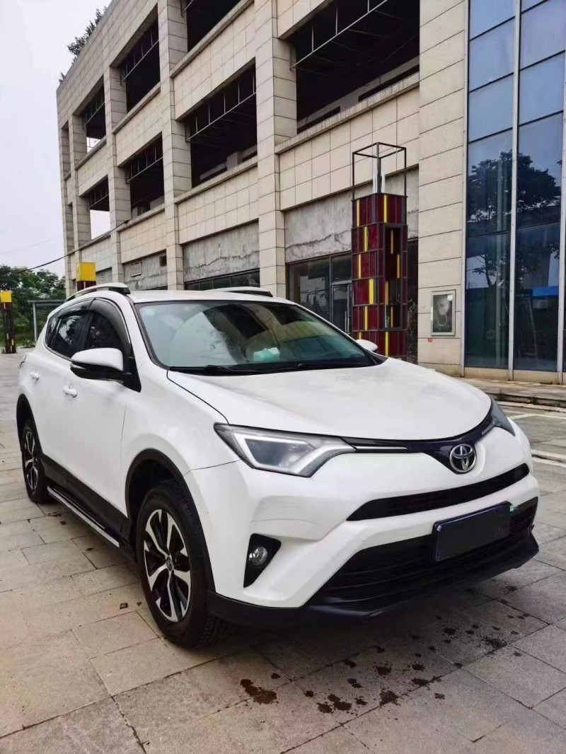 宜昌17年豐田RAV43